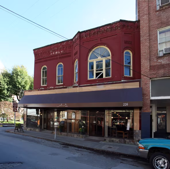 226-Main-St-Sutton-WV-Primary-Photo-1-Large
